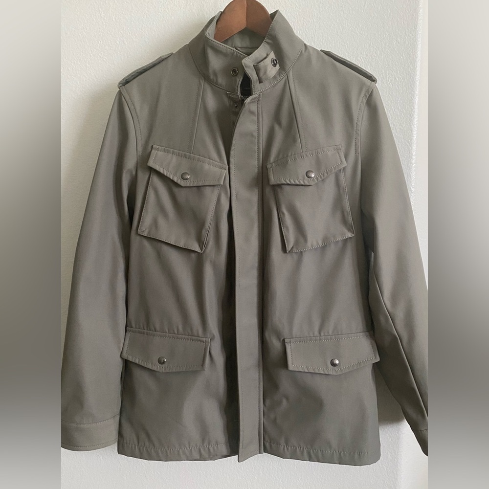 Men’s Banana Republic Military inspired jacket. Size Medium